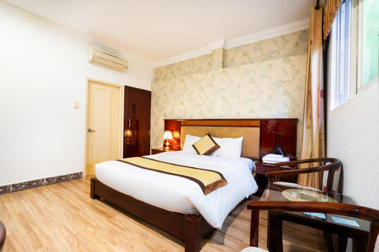Cosmo Central Hotel Ho Chi Minh Exterior foto