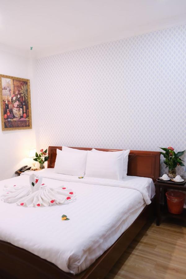 Cosmo Central Hotel Ho Chi Minh Exterior foto