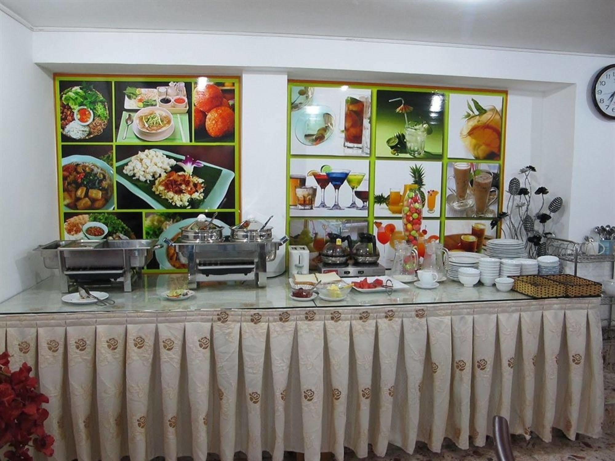 Cosmo Central Hotel Ho Chi Minh Exterior foto